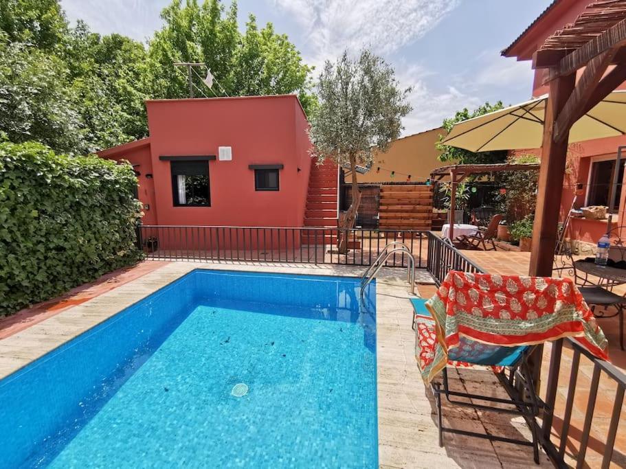 La Casita Del Patio Villa Borgona Bagian luar foto