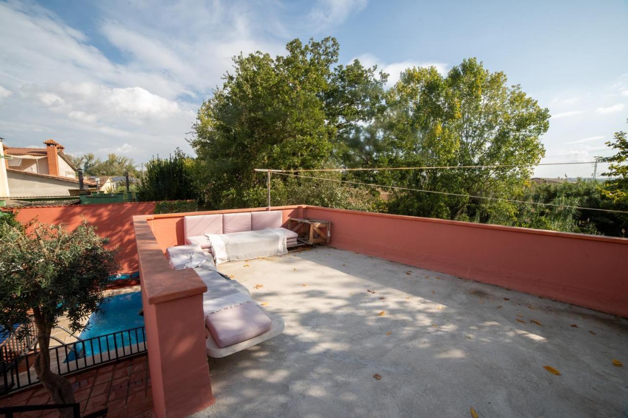 La Casita Del Patio Villa Borgona Bagian luar foto